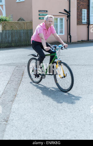 Ciclismo maschile in Salisbury Wiltshire Foto Stock