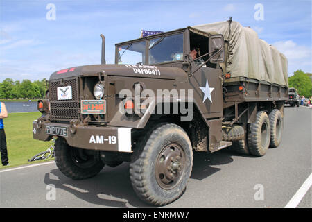 US Army Kaiser M52A2 Truck (1967). Domenica delle castagne, 10 maggio 2015. Bushy Park, Hampton Court, London Borough of Richmond, Inghilterra, Gran Bretagna, Regno Unito, Regno Unito, Regno Unito, Europa. Sfilata di veicoli d'epoca e classici e mostre con attrazioni della zona fieristica e rievocazioni militari. Credito: Ian Bottle / Alamy Live News Foto Stock