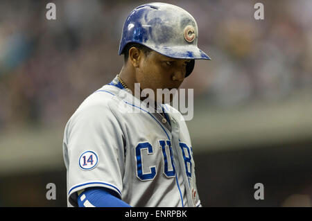 Milwaukee, WI, Stati Uniti d'America. 9 maggio 2015. Chicago Cubs shorstop Starlin Castro #13 nella Major League Baseball gioco tra il Milwaukee Brewers e il Chicago Cubs a Miller Park di Milwaukee, WI. John Fisher/CSM/Alamy Live News Foto Stock