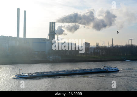 AVR Rozenburg Impianto incenerimento dei rifiuti per la produzione di energia nel porto di Rotterdam Europoort vicino, Paesi Bassi Foto Stock