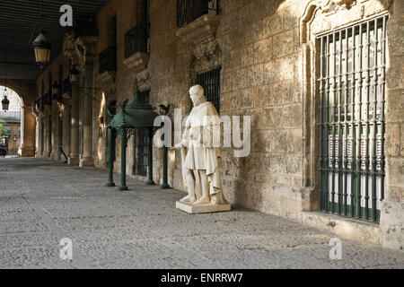 Palacio de los Capitanes Generales sulla Plaza de Armas, la Habana Vieja (l'Avana Vecchia), Cuba Foto Stock