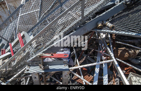 Griglia di ferro e il materiale ferroso in discarica di oggetti metallici Foto Stock