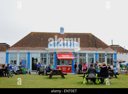 La grande spiaggia Cafe a Hove laguna vicino Brighton di proprietà di Norman Cook alias Fatboy Slim Foto Stock