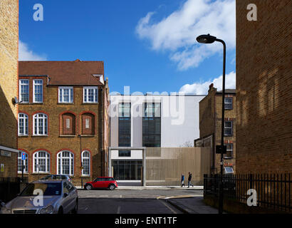 Cancello di ingresso su Chalton Street. Regent High School di Londra, Regno Unito. Architetto: Walters e Cohen Ltd, 2015. Foto Stock