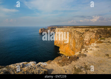 La maggior parte sud-occidentale dell'Europa, vista dal Cabo de Sao Vicente verso la costa ovest, vicino a Sagres Algarve Foto Stock