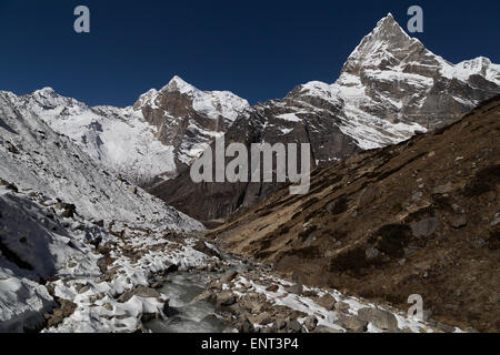 Kyashar (6770m) e Kusum Kanguru (6376m), Everest Regione, Nepal Foto Stock