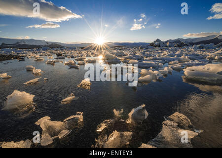 L'Islanda, Jokulsarlon Laguna, Vatnajokull Parco Nazionale al tramonto Foto Stock