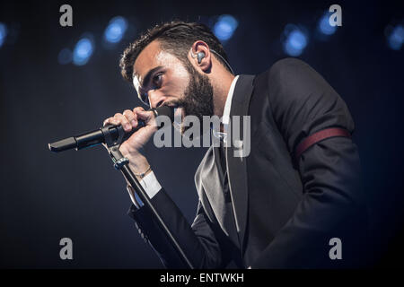 Marco Mengoni esegue live al Mediolanum Forum Assago Milano, Italia © Roberto Finizio/Alamy Live News Foto Stock