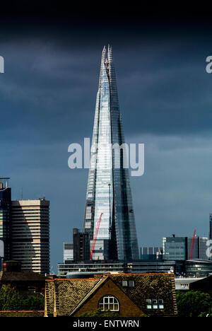 Vista del coccio e case residenziali da doga Hill, Rotherhithe, Londra. Foto Stock