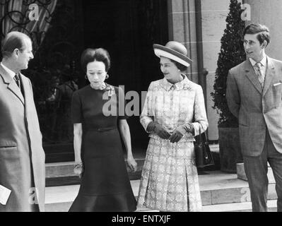 La regina e il Duca di Edimburgo con il principe Carlo e la Duchessa di Windsor in Francia. Il 30 maggio 1972. Foto Stock