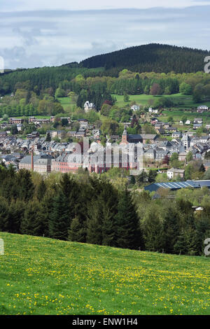 Panorama sulla città belga Stavelot nelle Ardenne Foto Stock