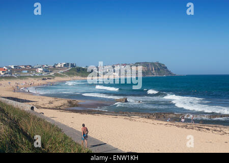 Merewether beach guardando a nord di Dixon Park e Bar Spiagge Newcastle NSW Australia Foto Stock