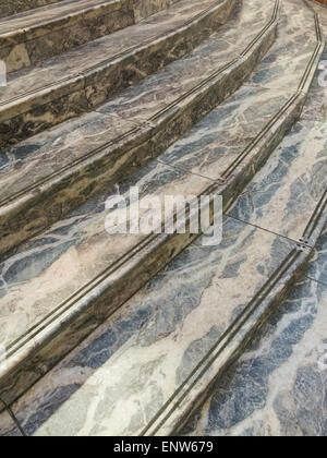 Scale di marmo nel Giardino d'Inverno, Brookfield Place NYC, Stati Uniti Foto Stock