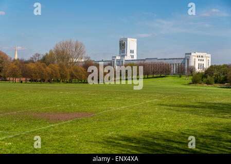 Ex Littlewoods piscine costruzione in collina bordo fegato[piscina vista dal giardino botanico. Art Deco Foto Stock