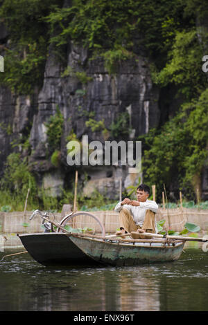 Vinh ha a lungo può - Tam Coc, Vietnam Foto Stock