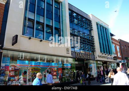Una vista di Daniel's Department store in Peascod Street in Windsor, Berkshire. Foto Stock
