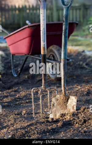 Giardino vanga utilizzata per prendere zolle d'erba off un giardino per  fare un orto. Scozia Foto stock - Alamy