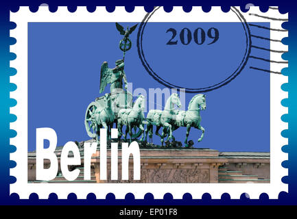 Symbolbild/ Briefmarke: Die Quadriga auf dem Brandenburger Tor/ immagine simbolica/ timbro: la Quadriga sulla Porta di Brandeburgo a Berlino. Foto Stock