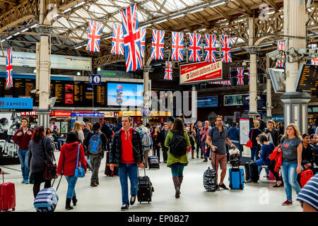 La stazione di Victoria a Londra, Inghilterra Foto Stock