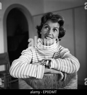 Deutsche Sängerin und Schauspielerin Lale Andersen, Mitte 1957. Il tedesco cantante e attrice Lale Andersen, metà 1957. Foto Stock