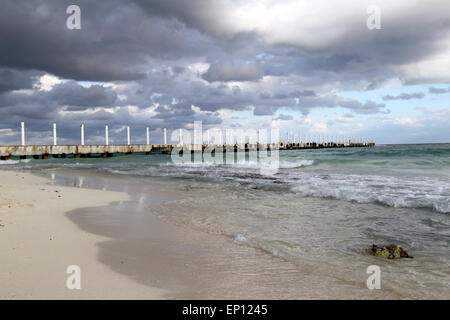 Spiaggia di Playa del Carmen prima della tempesta Foto Stock