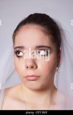 Ritratto di una bella sposa piangere ferire closeup Foto Stock
