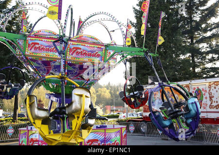 Coquitlam, BC, Canada - 09 Aprile 2015 : Persone divertirsi presso la West Coast divertimenti Carnevale Foto Stock