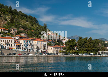 Le barche nel porto di gytheio in Grecia Foto Stock