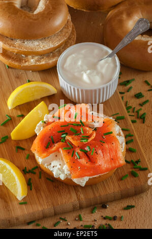 Salmone affumicato e bagel Foto Stock