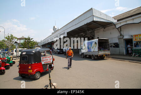 Esterno Fort stazione ferroviaria, Colombo, Sri Lanka, Asia Foto Stock