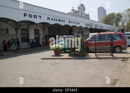 Fort stazione ferroviaria, Colombo, Sri Lanka, Asia Foto Stock