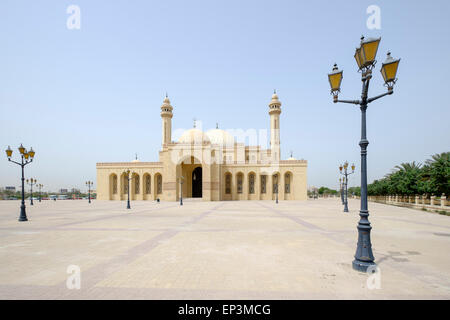 Vista esterna di Al Fateh grande moschea nel Regno del Bahrein Foto Stock