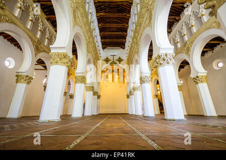 Santa Maria La Blanca chiesa in Toledo, Spagna, oiginally noto come Ibn Susa sinagoga. Foto Stock