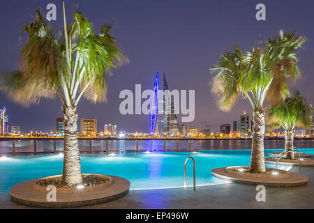 Skyline di Manama City dal nuovo Four Seasons Bahrain Bay Hotel di lusso in Bahrain Foto Stock