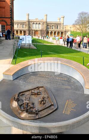 Lincoln, Regno Unito - 9 Aprile 2015: Lincoln Castle è un importante castello costruito in East Midlands, Inghilterra durante la fine del XI secolo Foto Stock