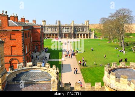 Lincoln, Regno Unito - 9 Aprile 2015: Lincoln Castle è un importante castello costruito in East Midlands, Inghilterra durante la fine del XI secolo Foto Stock