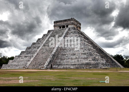 Kukulkan piramide di Chichen Itza in Yucatan, Messico Foto Stock