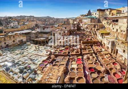 Fez Medina - Cuoio Chouwara conceria vecchio Fes, Marocco, Africa Foto Stock