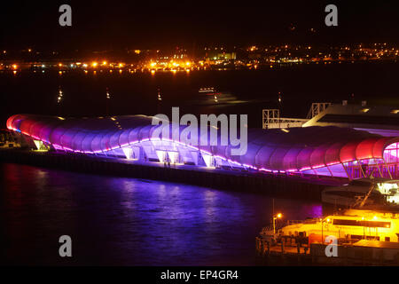 Colorata illuminazione su 'Cloud' eventi edificio, Queens Wharf, Auckland, Isola del nord, Nuova Zelanda Foto Stock