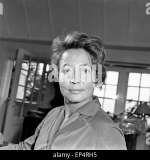 Deutsche Schauspielerin Hannelore Schroth, Deutschland 1960er Jahre. Attrice tedesca Hannelore Schroth, Germania 1960s. Foto Stock