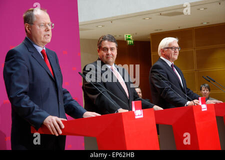 Peer Steinbrueck, Sigmar GABRIEL, Frank-Walter Steinmeier - offizielle Bekanntgabe der Kanzlerkandidatur Peer Steinbruecks fuer die Bundestagswahlen 2013, Willy-Brandt-Haus, 28. Settembre 2012, Berlino. Foto Stock