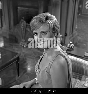 Bezaubernde Mama, Fernsehspiel, Deutschland 1963, Regie: Rudolf Jugert, Darsteller: Ruth Maria Kubitschek Foto Stock