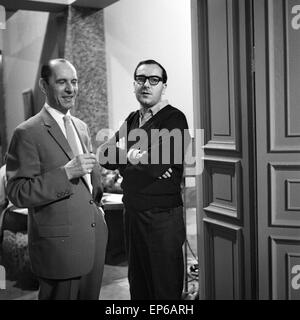 Episodio 'Der caduta Nebe' aus der ZDF Fernsehserie 'Dcome Kriminalgericht', Deutschland 1964, direttore cinematografico Georg Tressler (links) Foto Stock