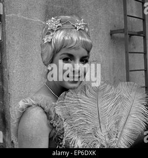 Deutsche Schauspielerin Renate Kasche, Deutschland 1960er Jahre. Attrice tedesca Renate Kasche, Germania 1960s. Foto Stock