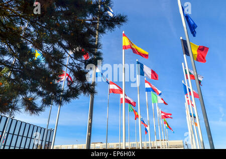 In Spagna, Romania, Francia ... Le bandiere dei paesi dell' Unione europea presso la Commissione europea, il quartiere europeo, Lussemburgo Foto Stock