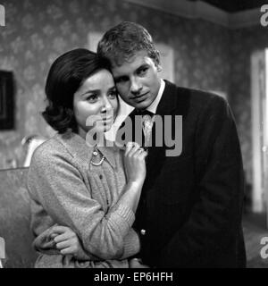 Die Unverbesserlichen, Fernsehserie, Deutschland 1965, Regie: Claus Peter Witt, Darsteller: Monika Peitsch, Ralph Persson Foto Stock