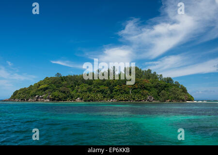 Seychelles, Oceano Indiano, Mahe, St. Anne Marine National Park, Moyenne isola. Foto Stock