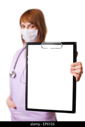 Un Ritratto di giovane medico europeo tenendo una lavagna Foto Stock