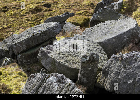 Una rotta e scartato macina a mugnai casa nella Foresta di Bowland Foto Stock