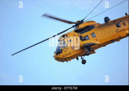 RAF Salvataggio in elicottero utilizzando l eliporto a Southampton general hospital Foto Stock